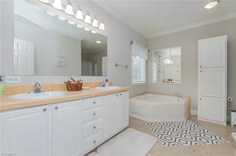 Bath - 7705 Samet Dr, High Point, NC 27265 photo 4 of 5