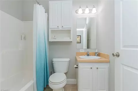 Bath - 7705 Samet Dr, High Point, NC 27265 photo 2 of 5