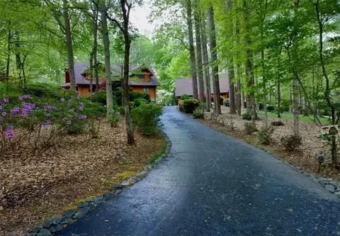 4022 Beech Acres Ln, Winston Salem, NC 27106