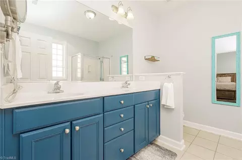 Bath - 4532 Treebark Ln, High Point, NC 27265 photo 1 of 4