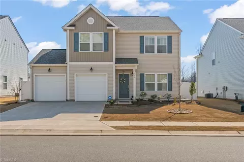 128 Centerpiece Dr, High Point, NC 27265