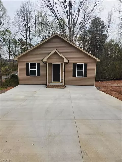 106 Gene Hairston St, Madison, NC 27025