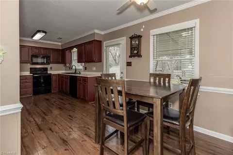 Dining - 2449 Willard Rd, High Point, NC 27265 photo 2 of 4