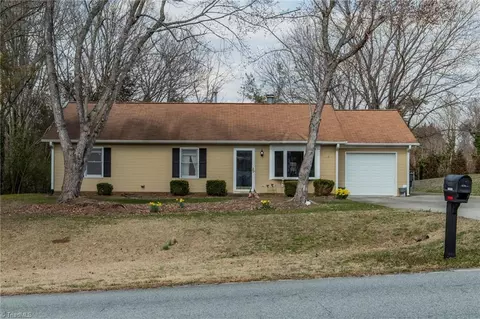 2449 Willard Rd, High Point, NC 27265