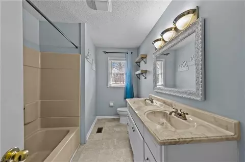 Bath - 2275 Crescent Rd, Salisbury, NC 28146 photo 1 of 4