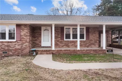 Exterior - 2275 Crescent Rd, Salisbury, NC 28146 photo 3 of 17