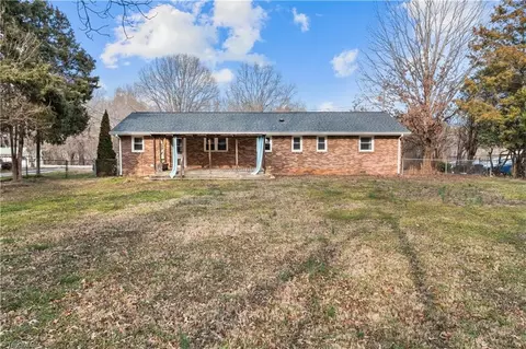 Exterior - 2275 Crescent Rd, Salisbury, NC 28146 photo 9 of 17
