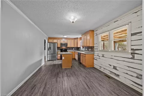 Kitchen - 2275 Crescent Rd, Salisbury, NC 28146 photo 10 of 10