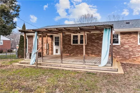Exterior - 2275 Crescent Rd, Salisbury, NC 28146 photo 10 of 17