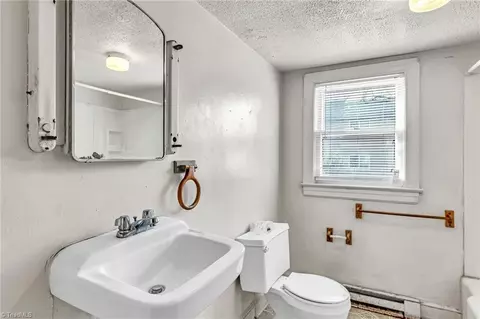 Bath - 605 Fairfield Rd, High Point, NC 27263 photo 2 of 2