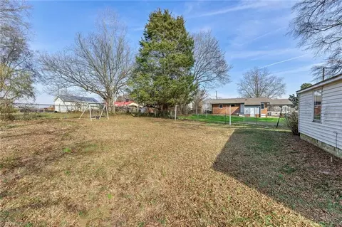 Exterior - 605 Fairfield Rd, High Point, NC 27263 photo 16 of 16
