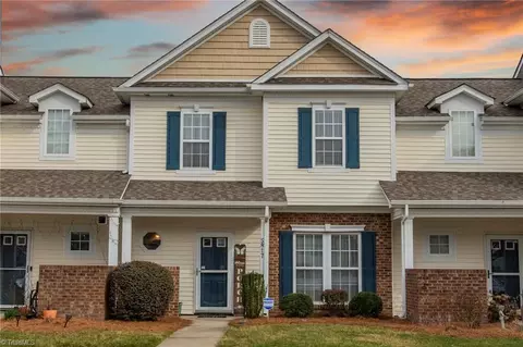 5817 Fox Point Cir, Winston Salem, NC 27104