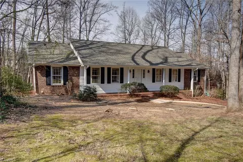 219 Greenlawn Dr, Kernersville, NC 27284