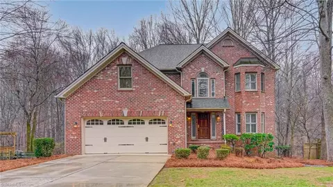 6409 Muirfield Dr, Greensboro, NC 27410
