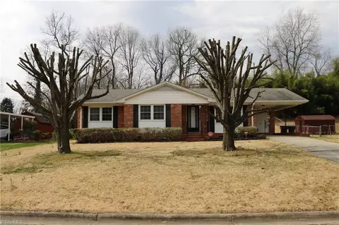 3612 Inverness Dr, Greensboro, NC 27406