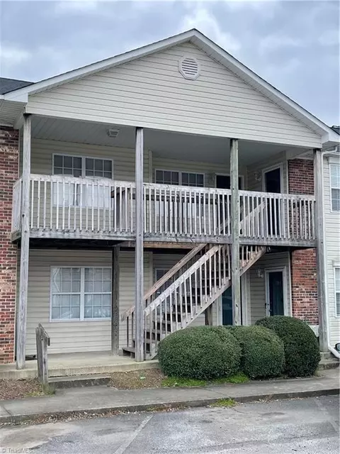 1112 Trinity St #709, Thomasville, NC 27360