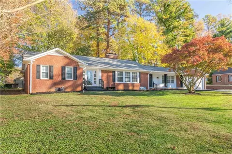 615 Fairview Dr, Lexington, NC 27292