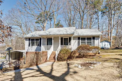 2056 Heritage Ct, Asheboro, NC 27203