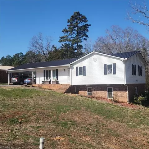 333 Greenbrier Dr, Denton, NC 27239