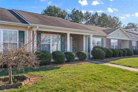 906 Chesapeake Ln, Archdale, NC 27263