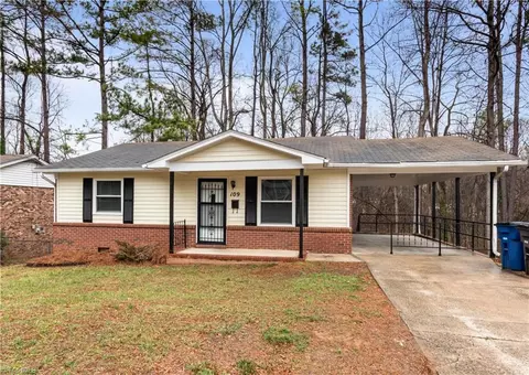 109 Blaze St, Winston Salem, NC 27105