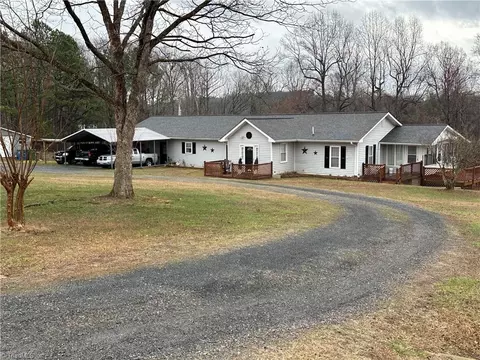 473 Foxwood Rd, Madison, NC 27025
