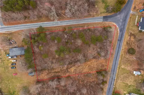 2601 Longacre Rd, Greensboro, NC 27406