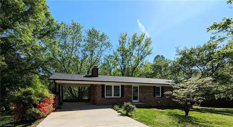 330 Green Meadows Dr, Lexington, NC 27292