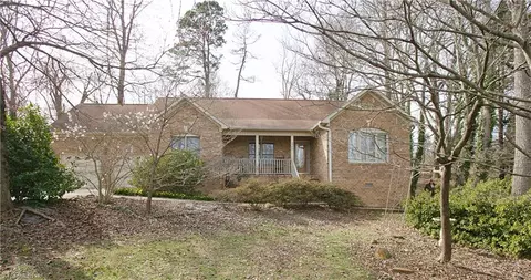 5300 Mockingbird Rd, Greensboro, NC 27406
