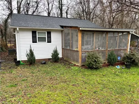 202 Druid Hills Dr, Lexington, NC 27292