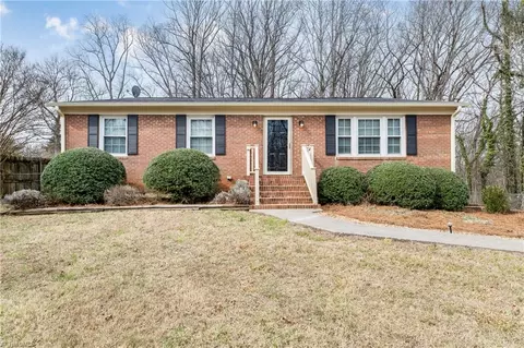 4304 Shattalon Dr, Winston Salem, NC 27106