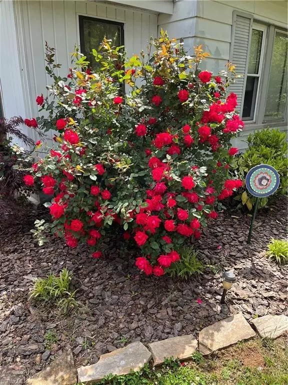 1029 Winkler Mill Rd, Wilkesboro, NC 28697 13 Photos Movoto