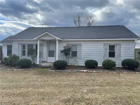 1029 Winkler Mill Rd, Wilkesboro, NC 28697