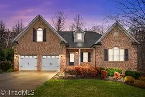 165 Glen Brooke Ln, King, NC 27021