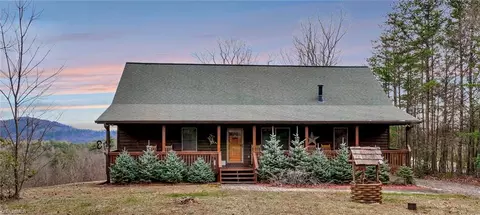 116 Bulltown Dr, Purlear, NC 28665