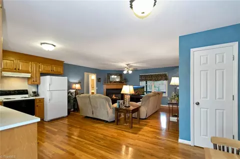 Living - 116 Bulltown Dr, Purlear, NC 28665 photo 6 of 6