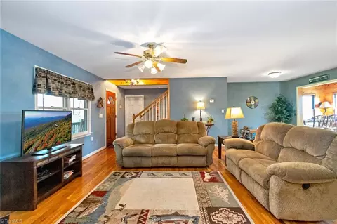 Living - 116 Bulltown Dr, Purlear, NC 28665 photo 2 of 6