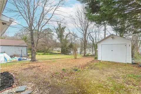 Exterior - 1106 Bridges Dr, High Point, NC 27262 photo 6 of 9