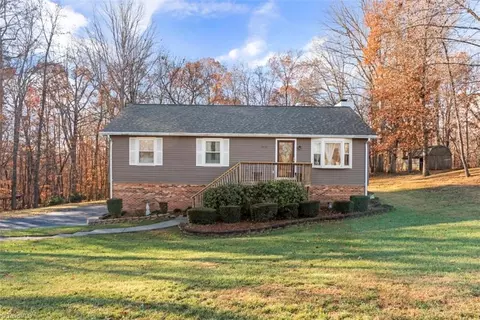 5921 Bethania Tobaccoville Rd, Pfafftown, NC 27040