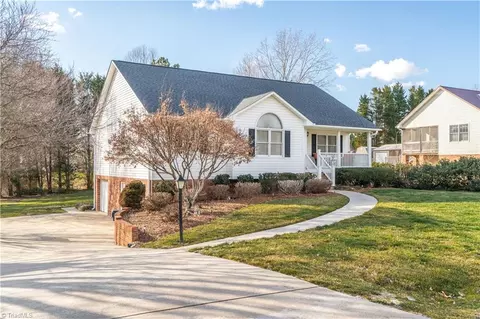 172 Fairystone Ln, Lexington, NC 27295