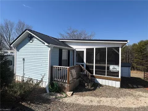 320 Mount View Ln, New London, NC 28127