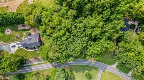 4406 Brookhaven Dr, Greensboro, NC 27406