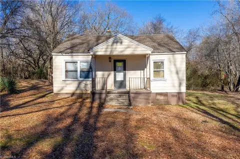 1021 Sharpe Ave, Eden, NC 27288