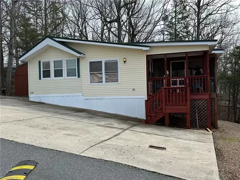 158 Eagle Dr, New London, NC 28127
