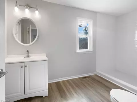 Bath - 4307 Creekview Dr, Trinity, NC 27370 photo 1 of 3