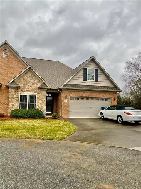 111 Oleander Dr, Bermuda Run, NC 27006
