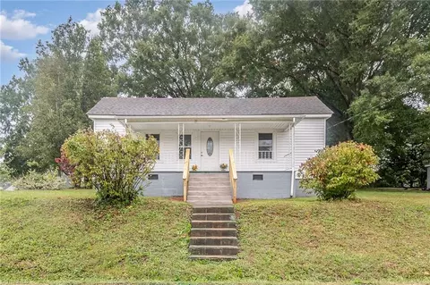 1428 Ridge Ave, Eden, NC 27288