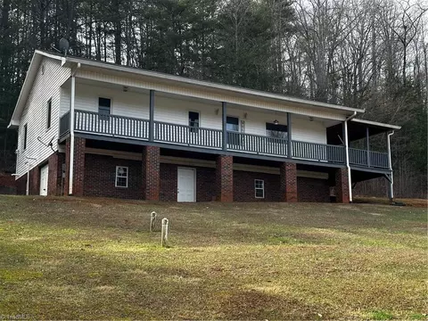 11555 Sparta Rd, Mcgrady, NC 28649