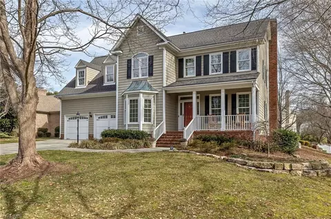 2800 Huntsman Ct, Jamestown, NC 27282