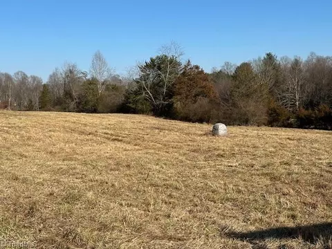 197 Hamlet Pl, Ronda, NC 28670